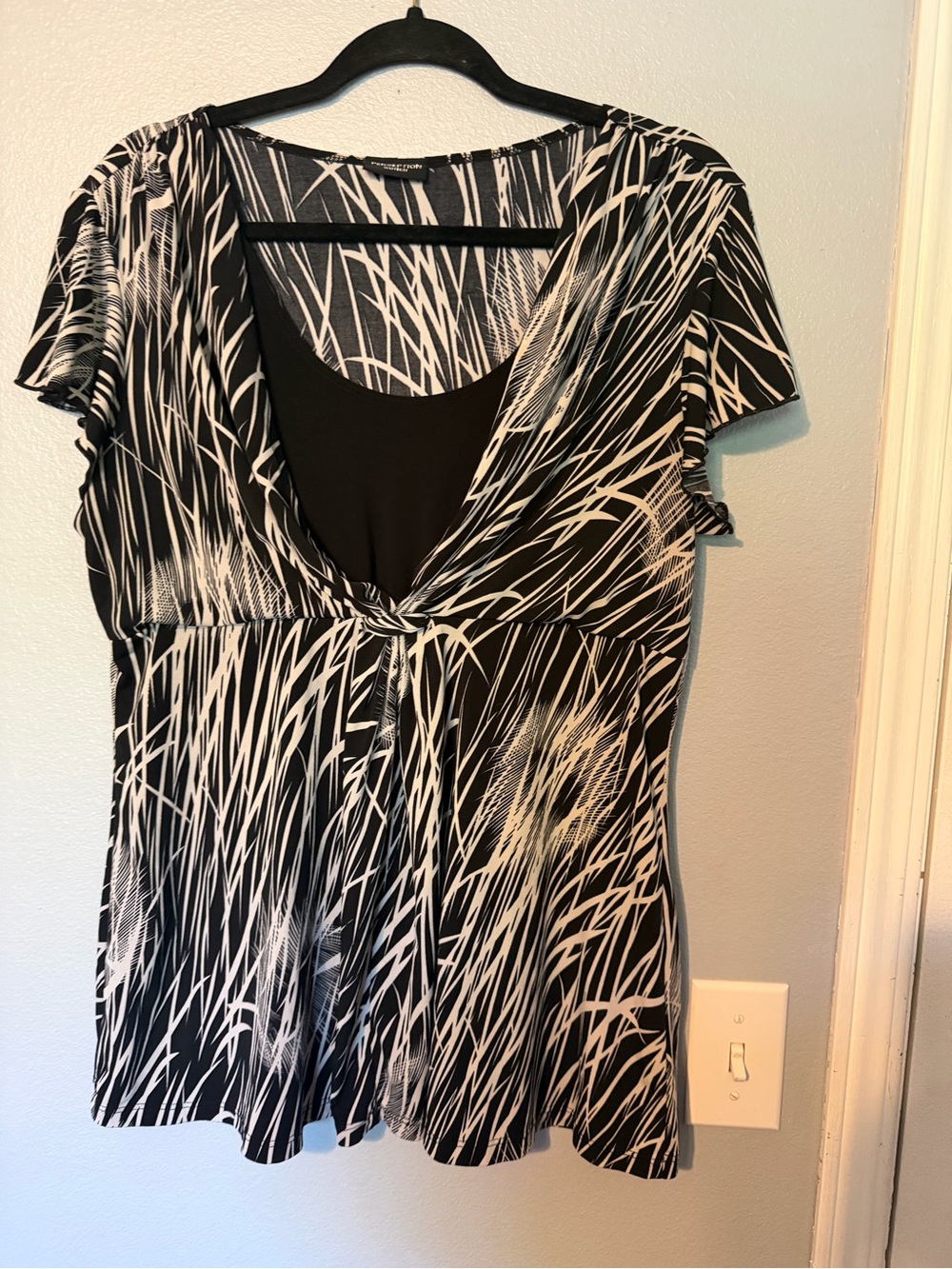 Perseption Black & White Abstract Top